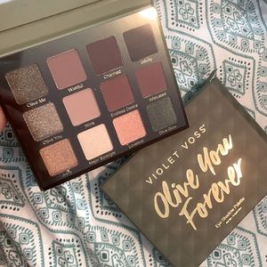 Violet Voss eye shadow palette